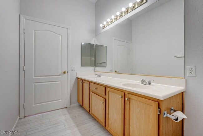 Building Photo - 700 Carnegie St