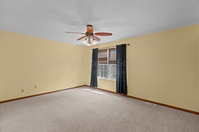 Building Photo - 254 Carmel Woods Dr