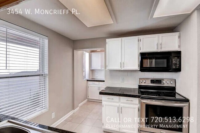 Building Photo - 3454 W Moncrieff Pl
