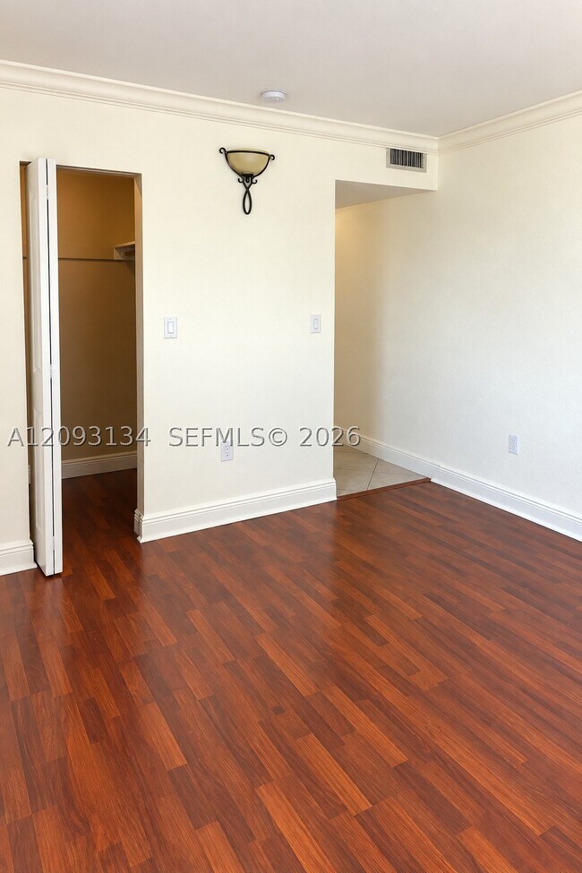 Building Photo - 13900 Lake Placid Ct