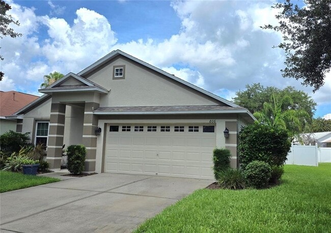 Building Photo - 806 Lesa Glen Pl