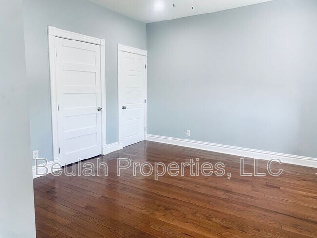 Building Photo - 2409 S 12th St