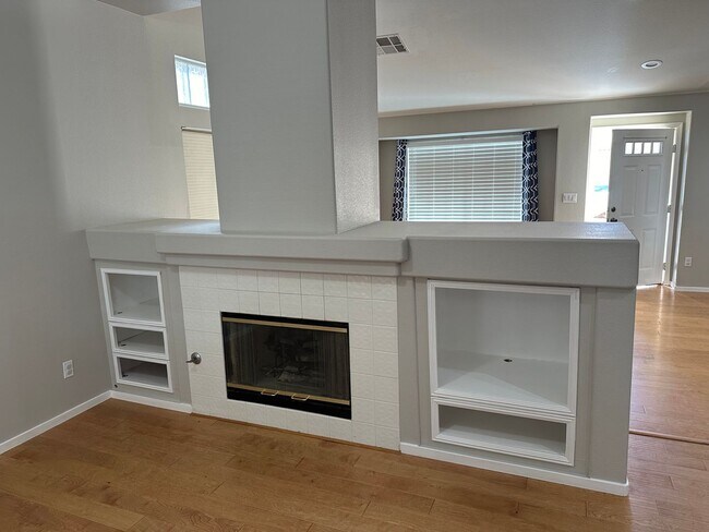 Building Photo - Single Story, Three Car Garage, Three Bedr...