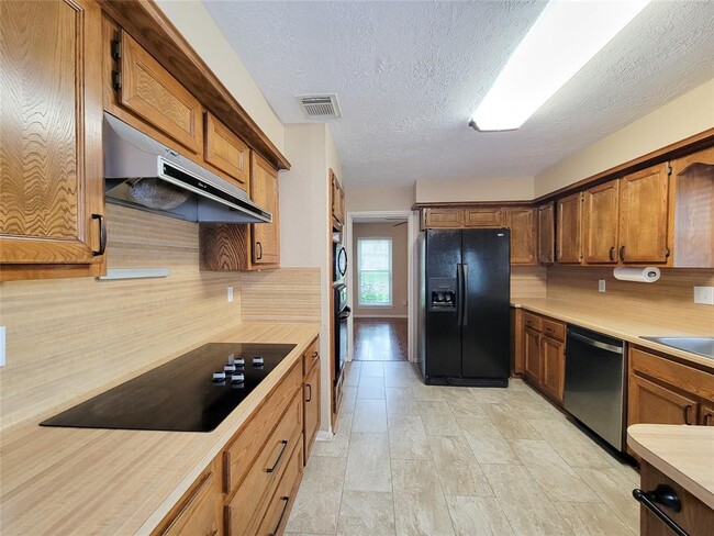 Building Photo - 21303 Park Holly Ct