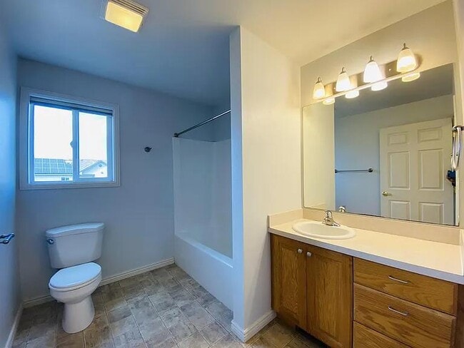 Building Photo - 3424 W Babcock St