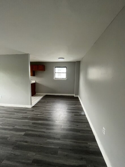 Building Photo - 137 Evergreen Ave