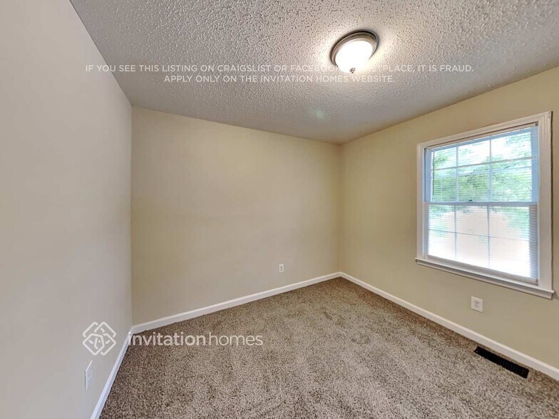 Building Photo - 113 Cedar Creek Dr