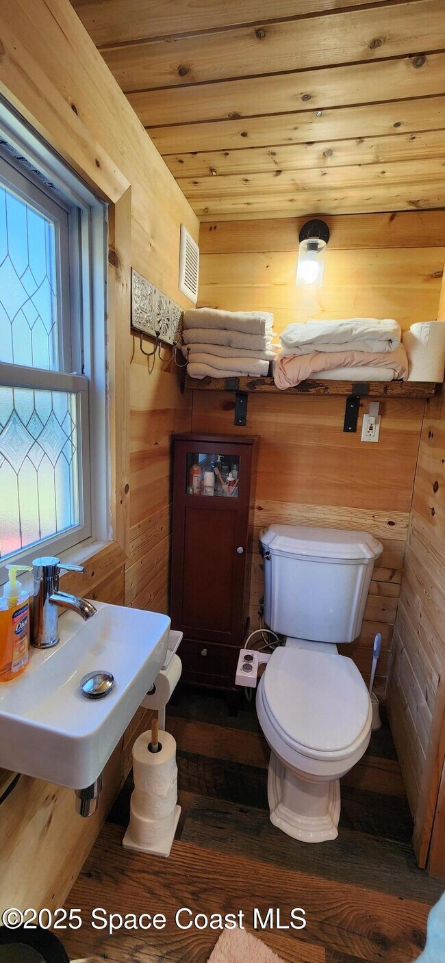 Building Photo - 232 Flamingo Dr