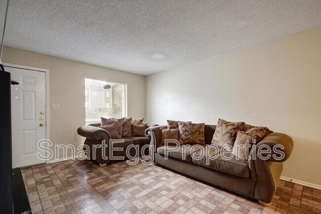 Building Photo - 1740 Rutland Dr