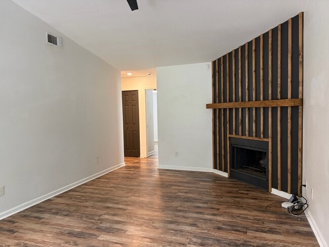 Building Photo - 3158 Huttersfield Cir
