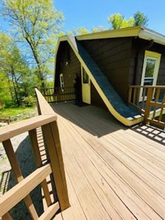 Building Photo - 10 Pine Grove Rd