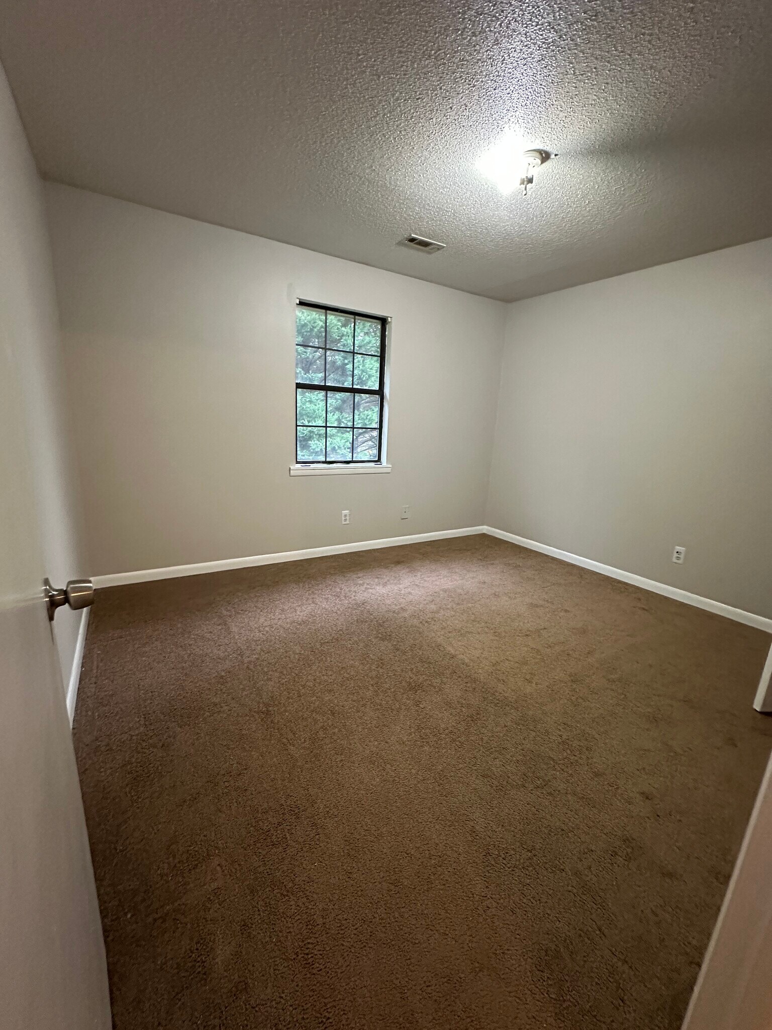 Building Photo - 1801 Windover Pl SW