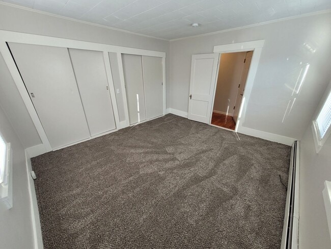 Building Photo - 38 Souhegan St