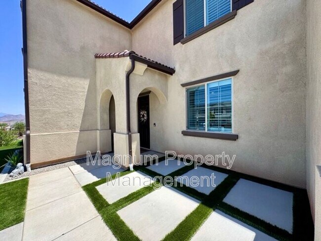 Building Photo - 25181 Desert Sage Dr