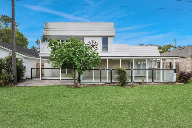 Building Photo - 5 Tiffany Square