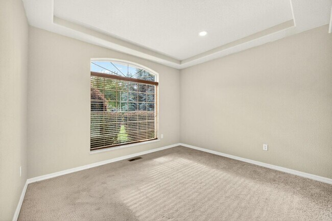 Building Photo - 460 Robert Trent Jones Blvd