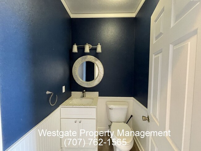 Building Photo - 1453 Woodside Cir