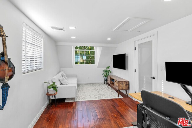 Building Photo - 26600 Ocean View Dr