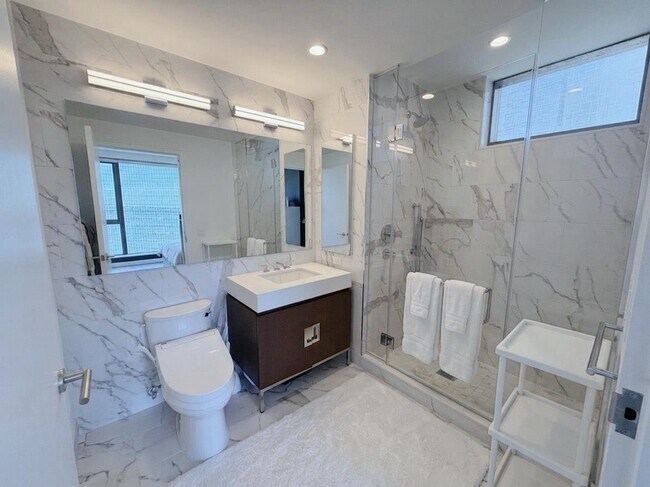 Building Photo - 99 Hudson St