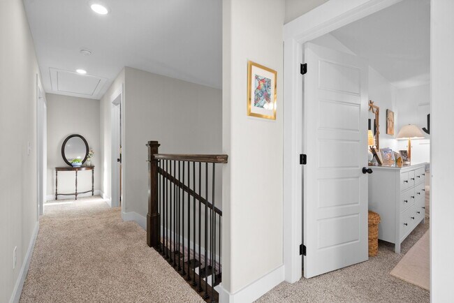 Building Photo - 331 Bluebriar Trace