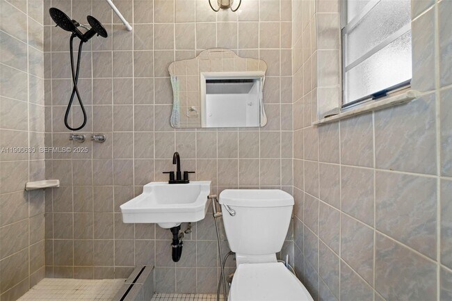 Building Photo - 6150 SW 15th St