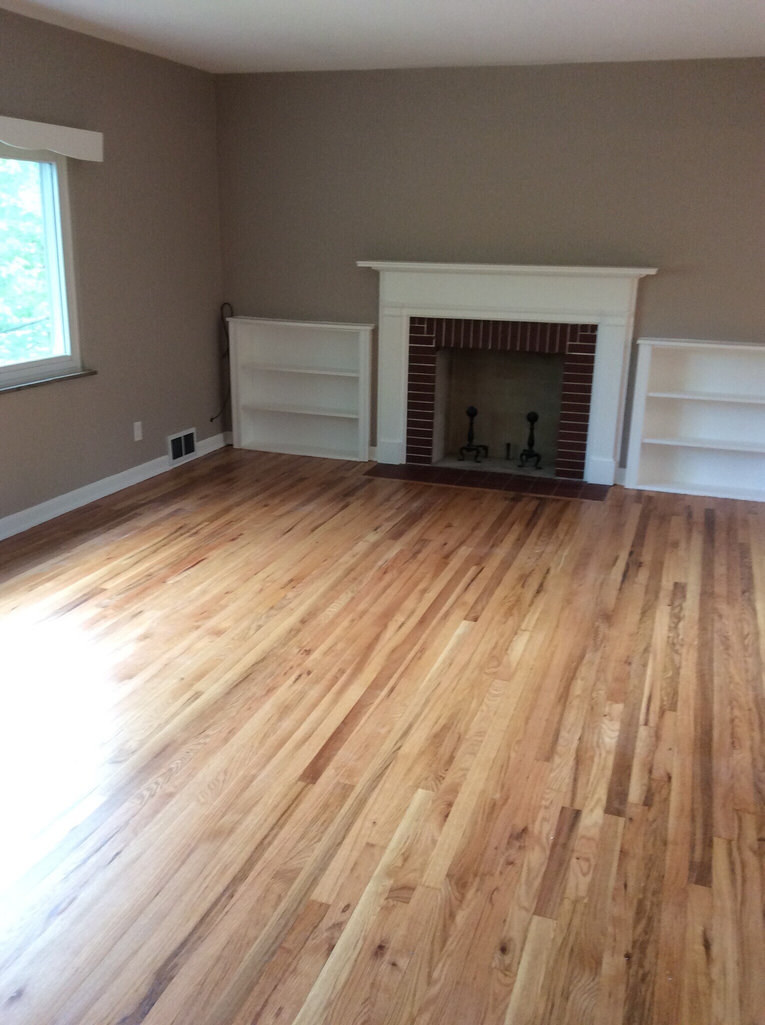 Livingroom - 20 Chalfonte Pl