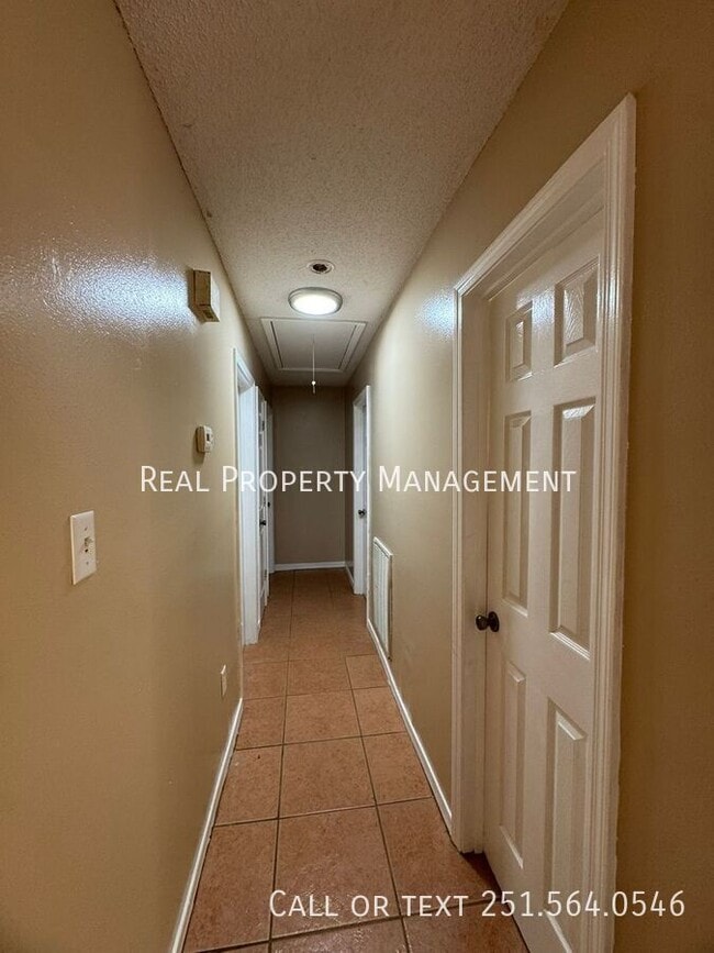 Building Photo - 7969 S Pine Springs Dr