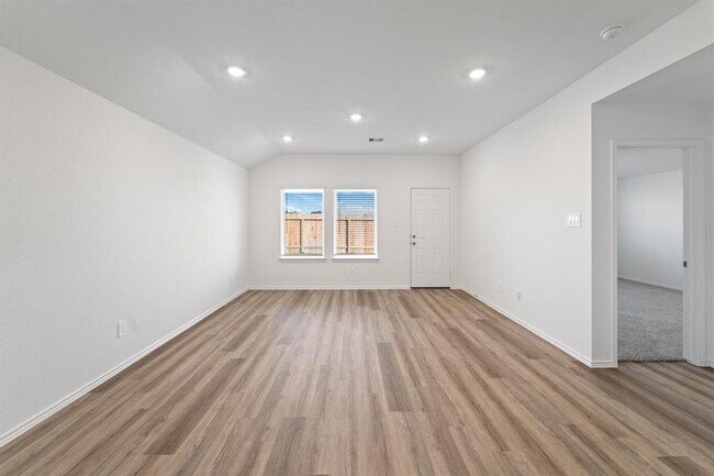Building Photo - 1011 Vilana Ridge Ln