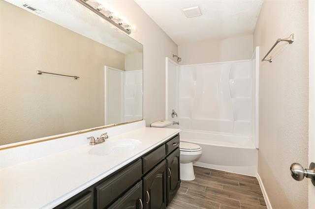 Building Photo - 1450 Cromwell Ct