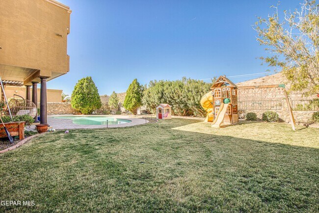 Building Photo - 6561 Isla Del Rey Dr