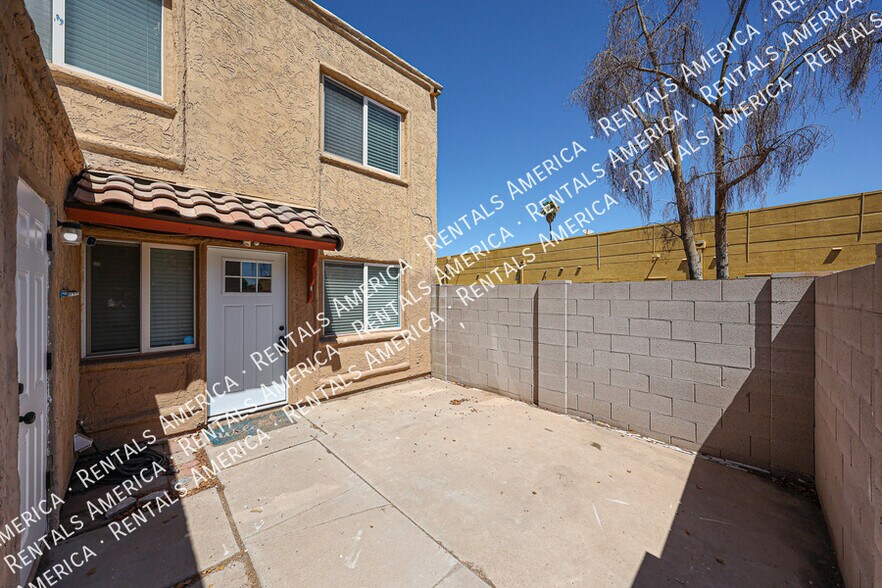 Building Photo - 948 S Alma School Rd