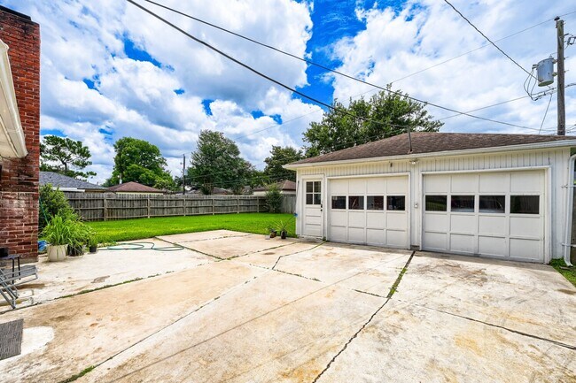 Building Photo - 8927 Langdon Ln