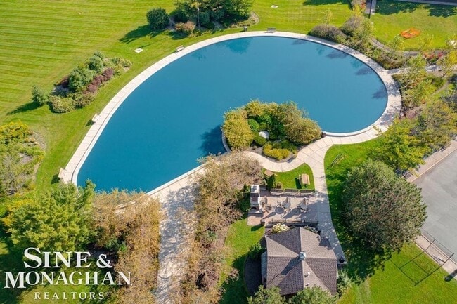 Building Photo - 744 Trombley Rd