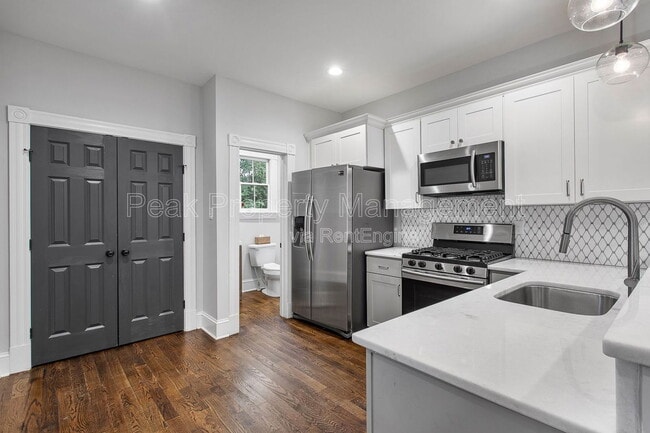 Building Photo - 2702 P St