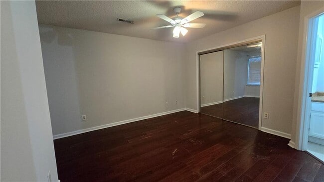 Building Photo - 1308 Red Deer Way