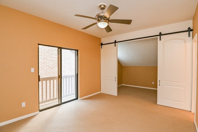 Building Photo - 294 Sugar Berry Cir