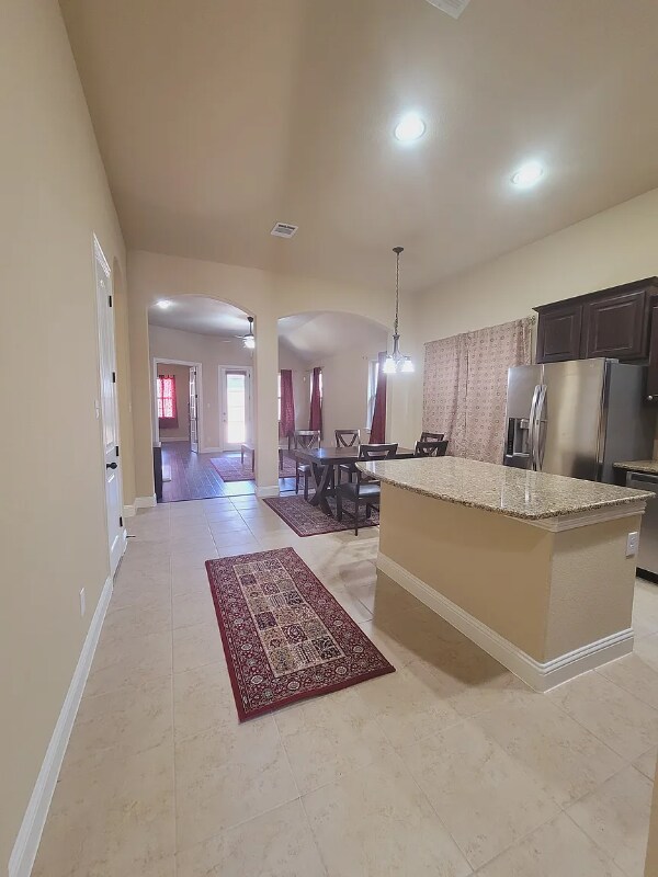 Building Photo - 10632 Helen Dr