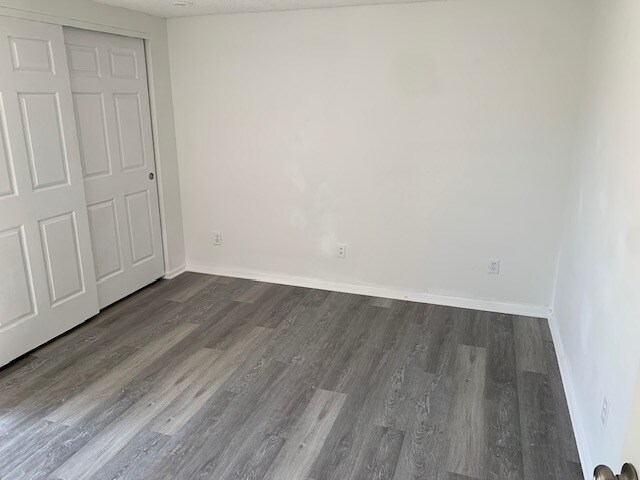 Building Photo - 9601 Shalimar Ct