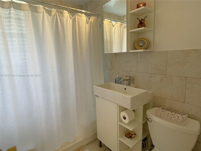 Building Photo - 5545 SW 80th St