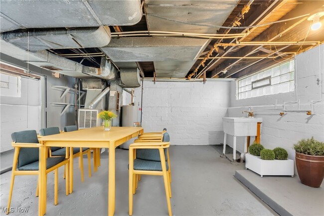 Building Photo - 1458 Larchmont Rd