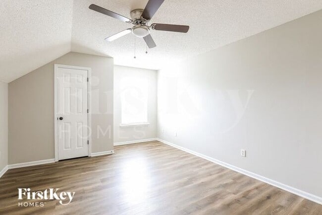 Building Photo - 800 Red Maple Dr