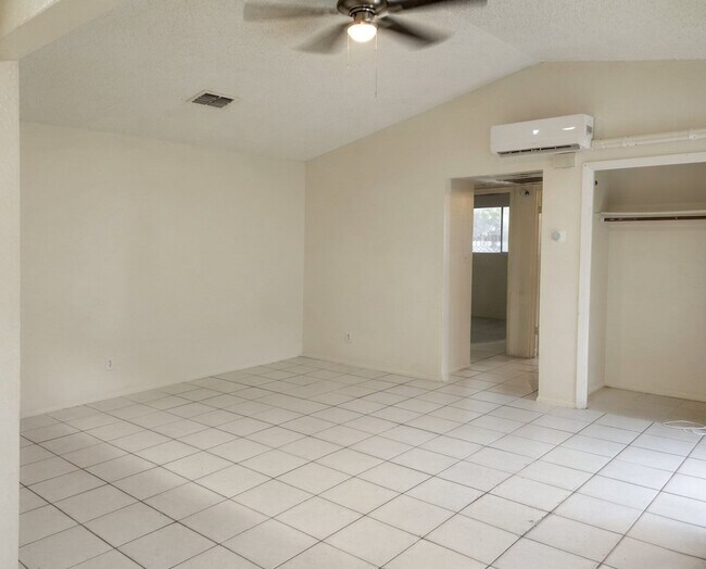 Building Photo - 1001 Bird Creek Dr