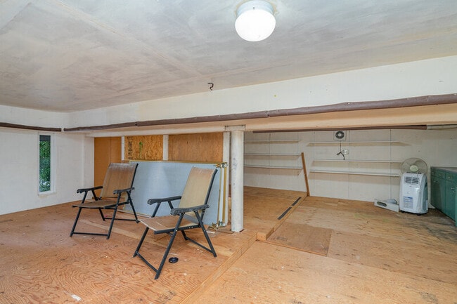 Building Photo - 6525 39th Ave SW