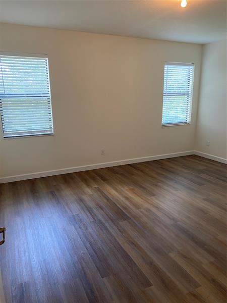 Building Photo - 8857 Willow Cove Ln