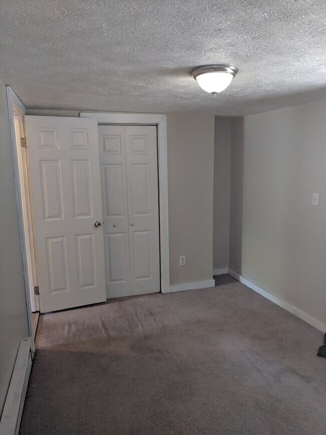 Building Photo - Cuddy