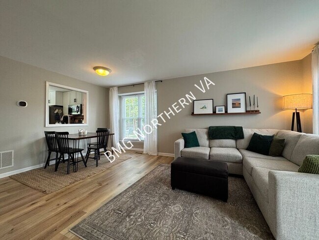Building Photo - 301 Bridle Crest Square NE