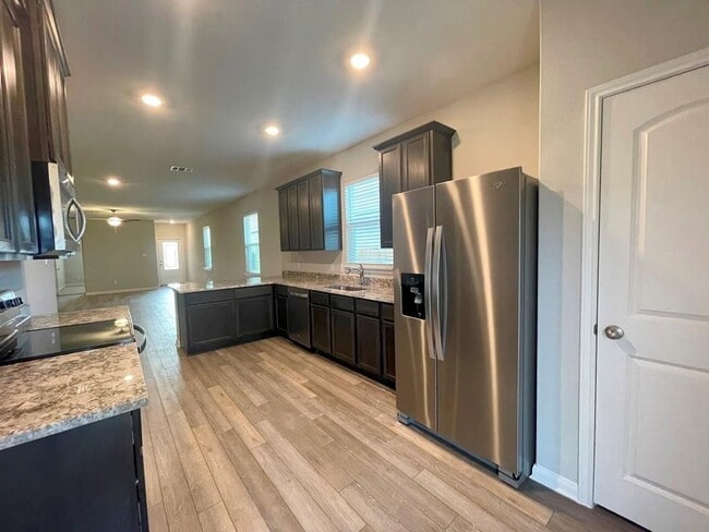 Building Photo - 228 Star Spangled Dr