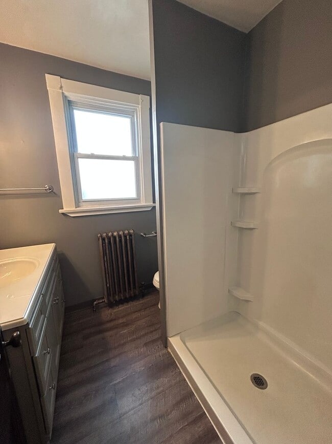 Building Photo - 3 Bed 1 Bath Duplex (Observatory Hill)