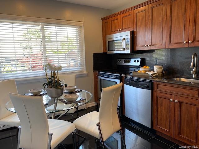 Building Photo - 73 Claire Ct