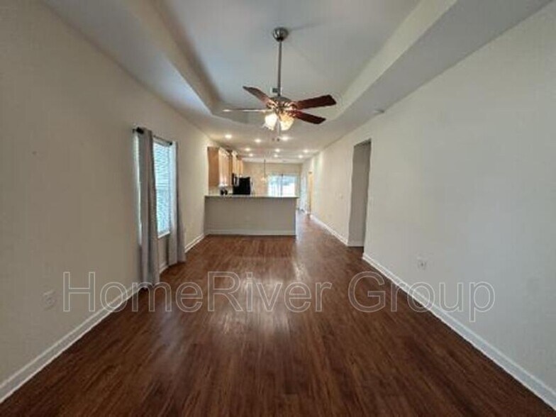 Building Photo - 3909 Throne Ct